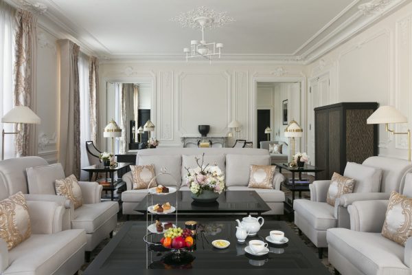 Suite 435