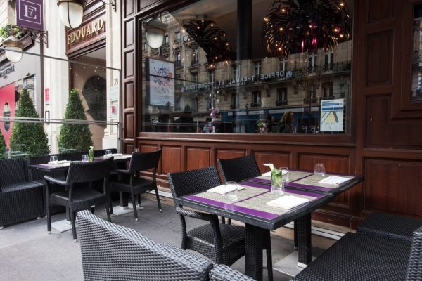 bar-lobby-chair-restaurant-2-1380x1035