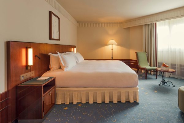 holiday-inn-paris-st