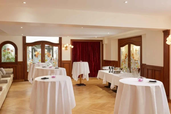 hotel_regina_salon_pluvdinel